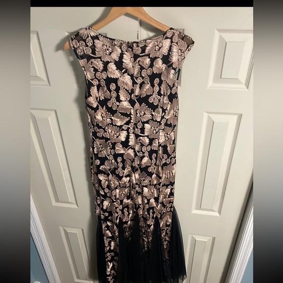 Embroidred Maxi Dress - Picture 2 of 5